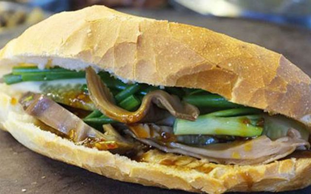 Bà Sáu - Bánh Mì Phá Lấu - Hoàng Diệu