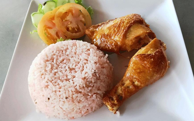Cơm chiên trứng hải sản