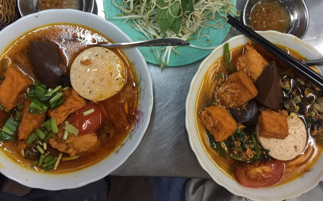 Bún riêu giò