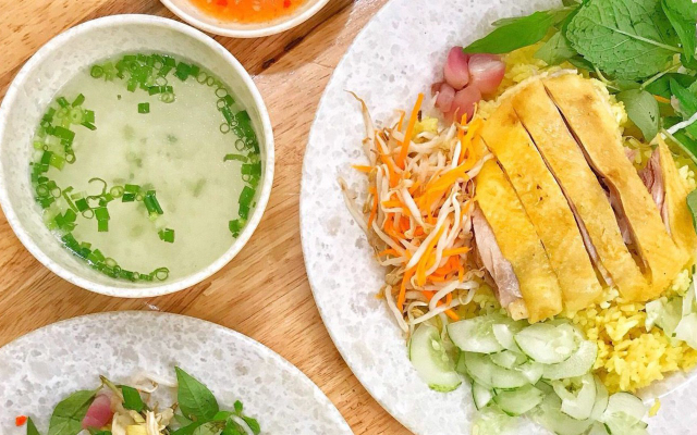 Tuyết Nhung - Cơm Gà Phú Yên - Lạc Trung