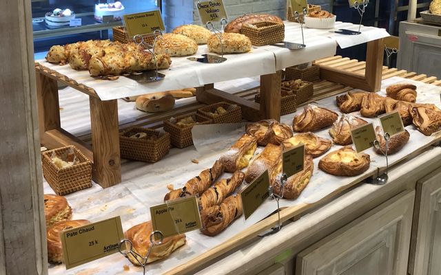 Artisan Bakery & Coffee - Saigon Pearl