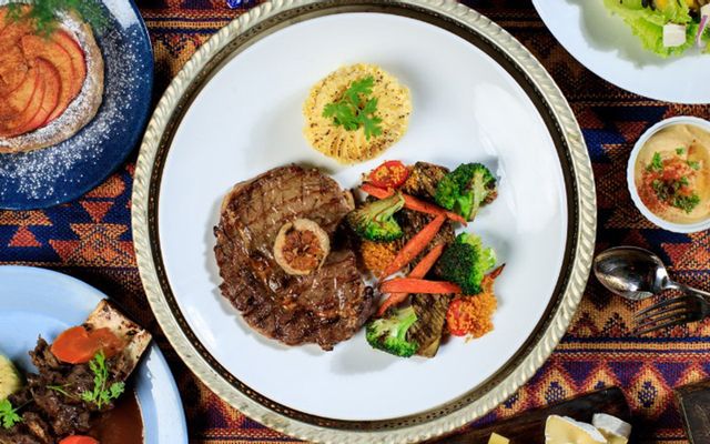 Amun Restaurant & Lounge