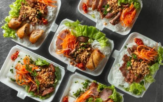 Bún chả giò