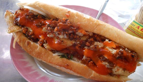 Táo Phớ, Bánh Mì Thịt Xiên - Nghĩa Tân