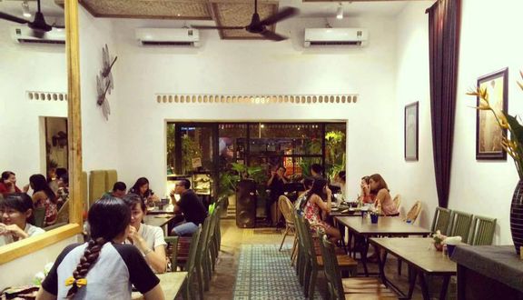 7b. Cơm chiên hải sản cà ri đỏ