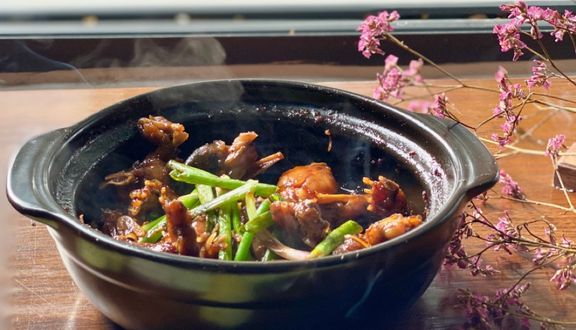 Mì trộn viên chiên