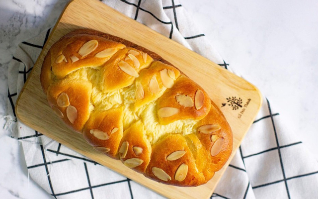 Muse Pastry - Bông Lan Trứng Muối