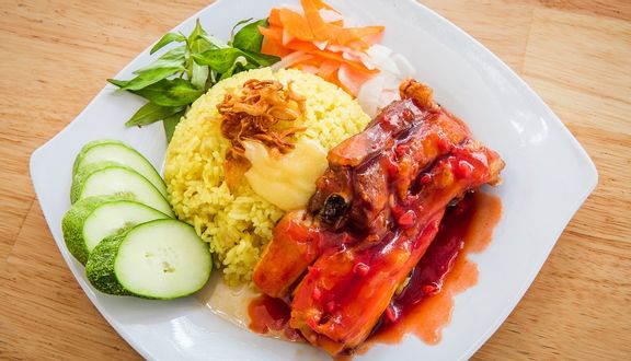 Cơm đùi gà luộc