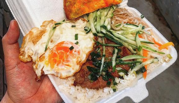 Cơm tấm gà rô ti