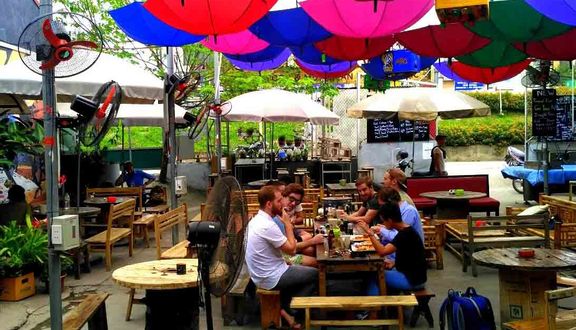 Sidewalk Beer & Grill - Nghi Tàm
