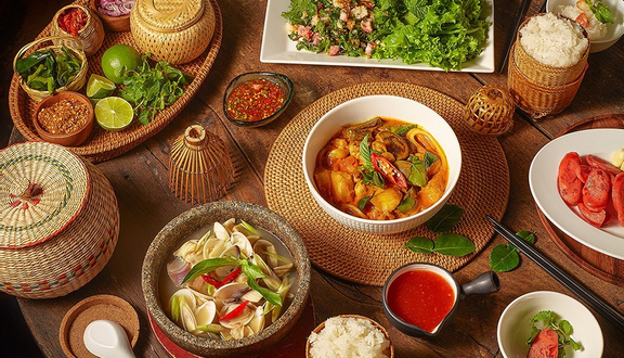 Cơm Chiên Gà + Salad