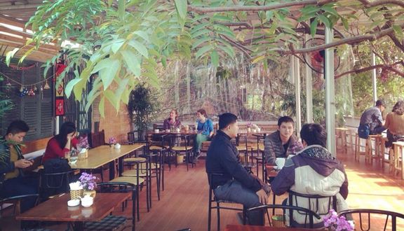 Retro Corner Cafe