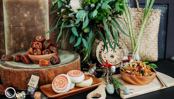 Quê Homemade Hà Nội - Bánh Pía & Khô Gà