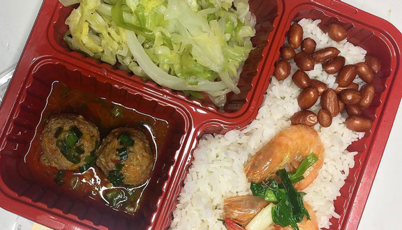 Cơm Thịt kho- Chả- Rau xanh- Canh