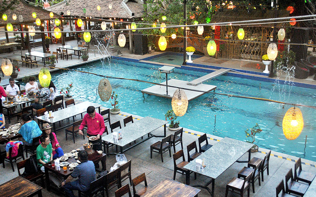 Pool Buffet