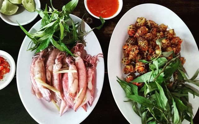 Hải Sản Năm Loan - Trưng Trắc