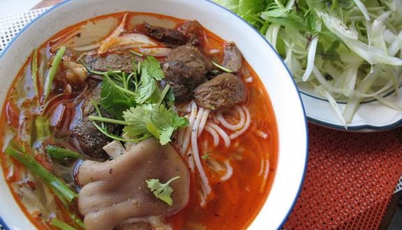 Quán Bún Tuổi Hoa - Nông Lâm