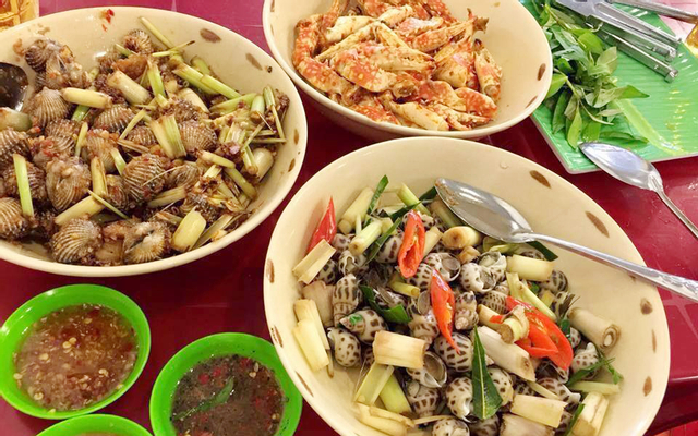 Chân gà rút xương chiên nước mắm