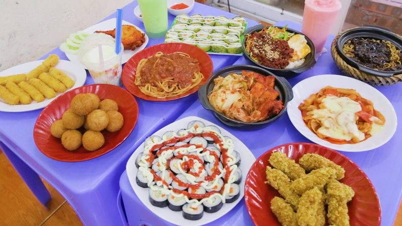 Nui xào bò nem lụi