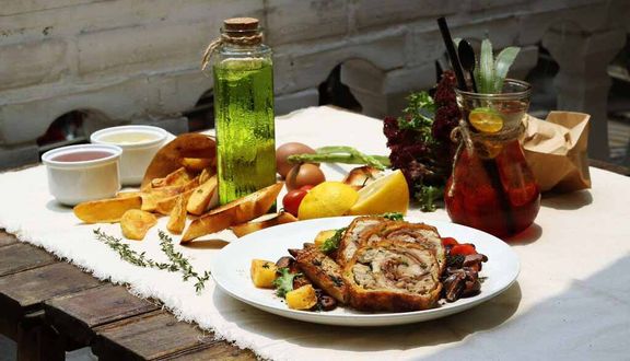 Phố Nhỏ Bistro & Lounge