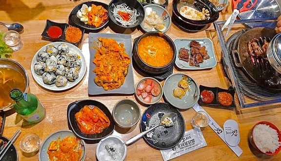 Thịt lợn chiên xù + canh bò + cơm