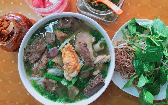 Combo 2 Bún Bò Chả Cua + 2 Coca