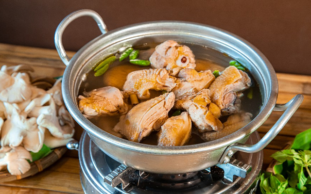 MƯỜI THƯƠNG - Lẩu Gà Lá É Phú Yên - Sư Vạn Hạnh