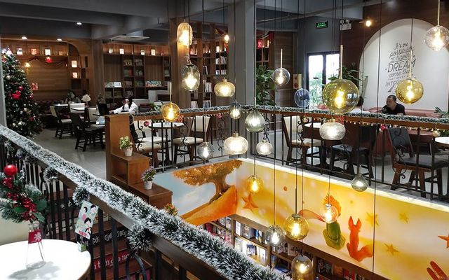 Nhã Nam Books N' Coffee - Nguyễn Quý Đức