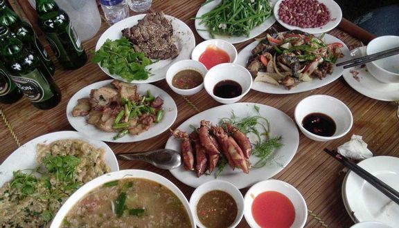 Nhà Hàng Sinh Thái Đồi Bông