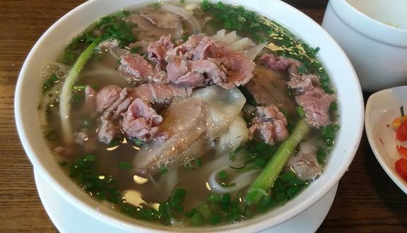 Phở Tái Nạm Gầu
