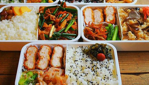 Cơm trộn gà nướng ( Bibimbap)