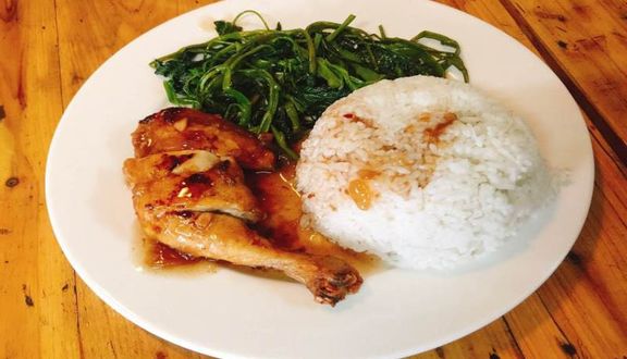Cơm Thịt Băm Rau Củ Và Trứng Ốp