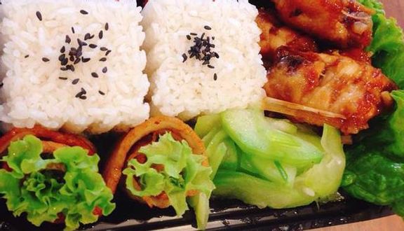 CƠM GÀ XÀO NẤM + CƠM THỊT XÀO XẢ ỚT + 2 PEPSI