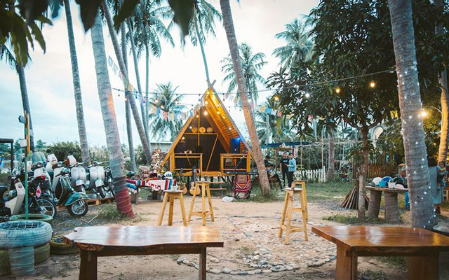 Nhà Bên Sông - Homestay & Coffee