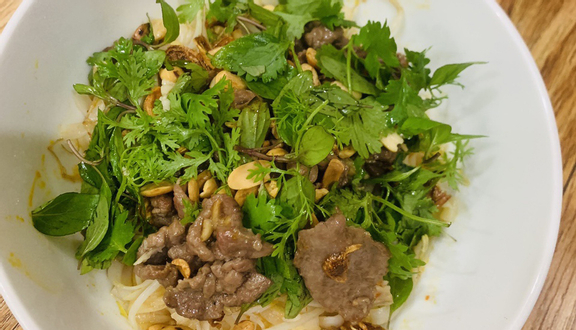 Bún hải sản trộn