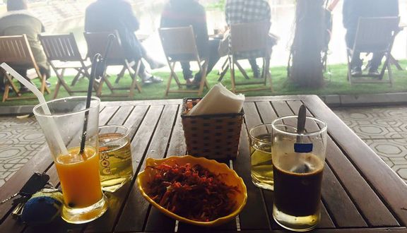 Moon Cafe - Phạm Huy Thông