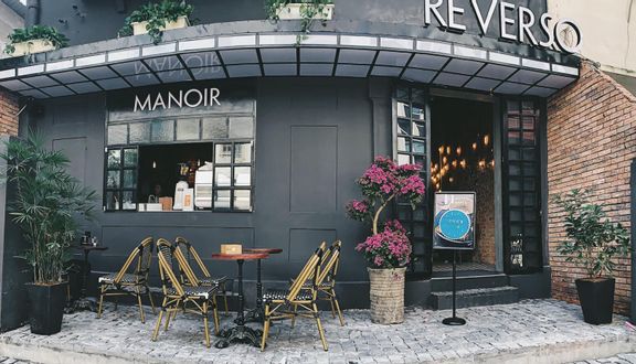Manoir Café