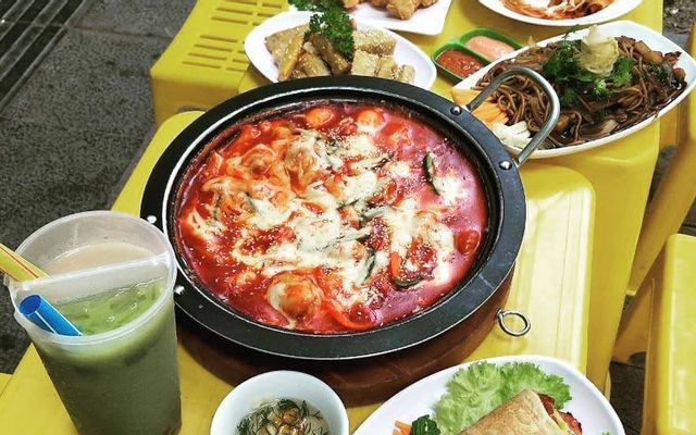 Madame Hana - Gà Rán & Tokbokki