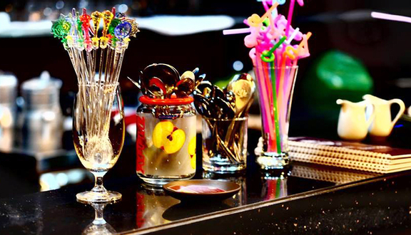 M Decor - Coffee & Food