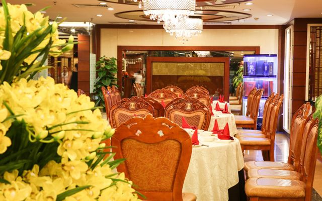 Nhà Hàng Long Phụng - Hoàng Đạo Thúy