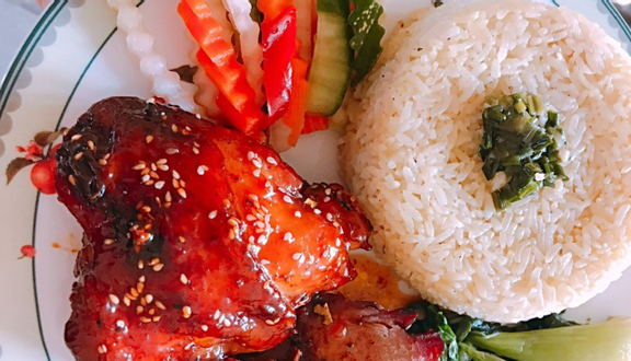 Cơm Thịt Chân Giò Hấp Xì Dầu