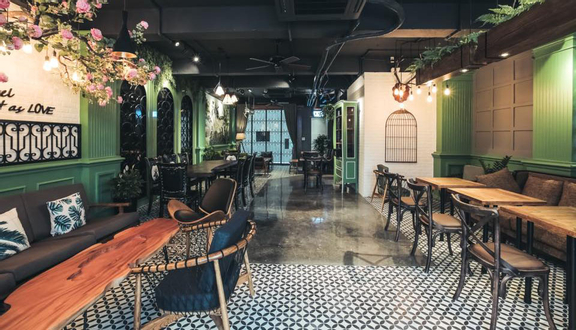 Le Soleil Cafe