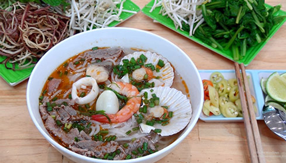 Mì Trộn Xúc Xích