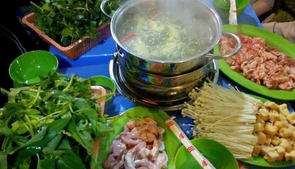 Lẩu Bò Nhúng Dứa - Ngô Thì Nhậm
