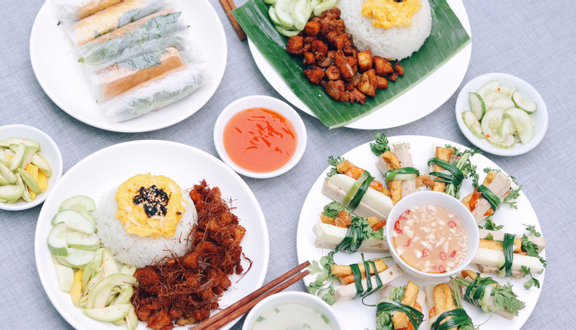 Vịt Sốt Cay Kèm Bún