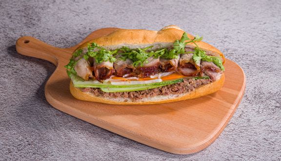 Bánh Mì Pate Trứng