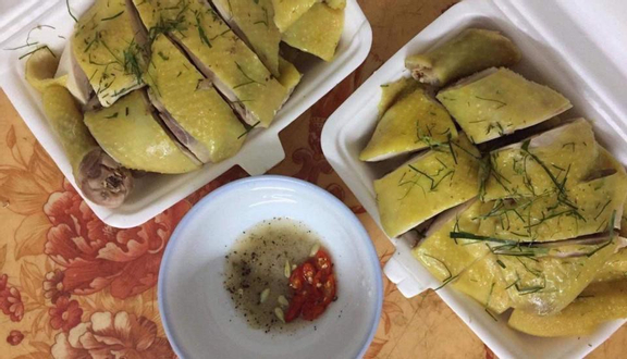 1 Hộp Chân Gà Ủ Muối Kèm Chấm Thần Thánh