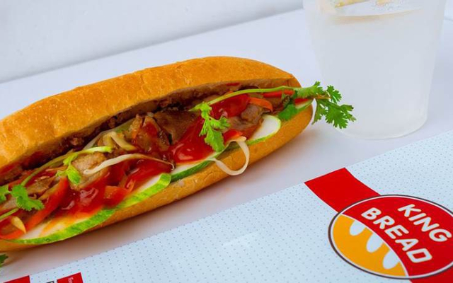 Bánh Mì Pate Chả