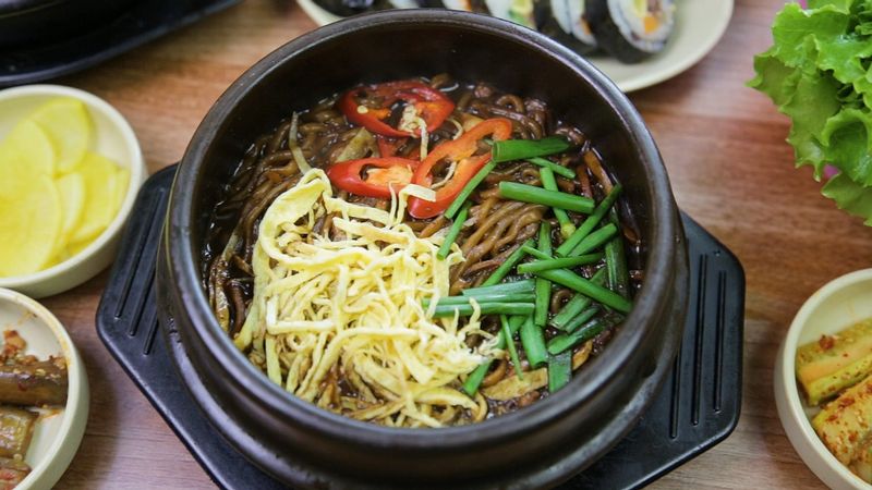 Kimbap Hàn Quốc - Trần Quốc Hoàn