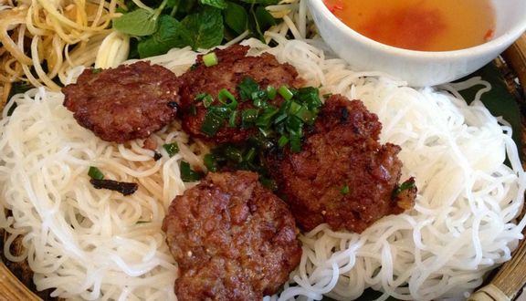 Kim Tuyến - Bún Chả, Bún Nem - Xuân La